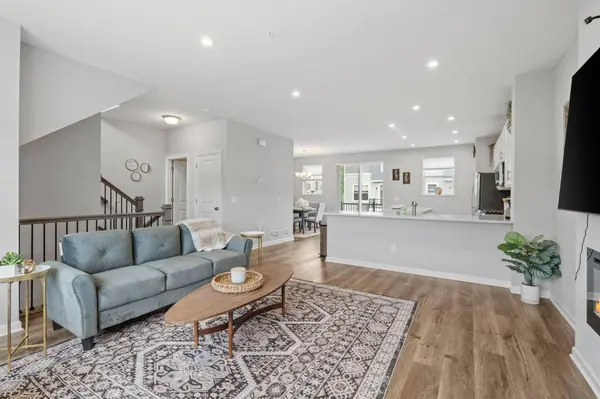 2857 Lexington PL N, Roseville, MN 55113