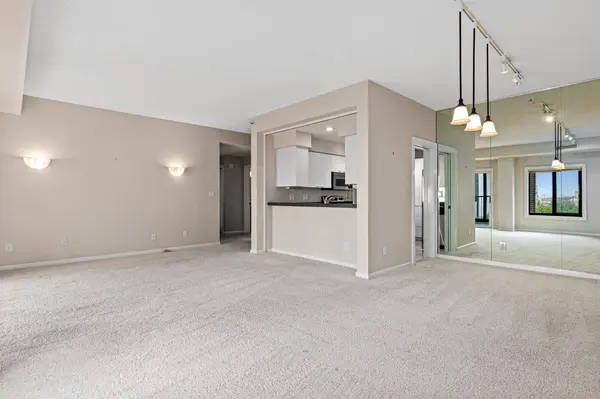 1235 Yale PL #808, Minneapolis, MN 55403