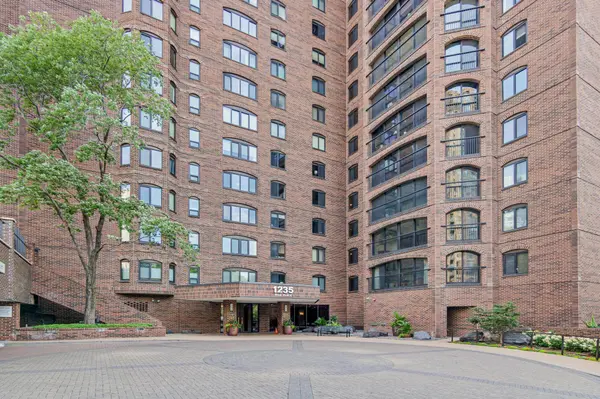 1235 Yale PL #808