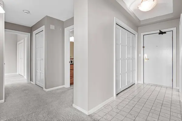 1235 Yale PL #808, Minneapolis, MN 55403