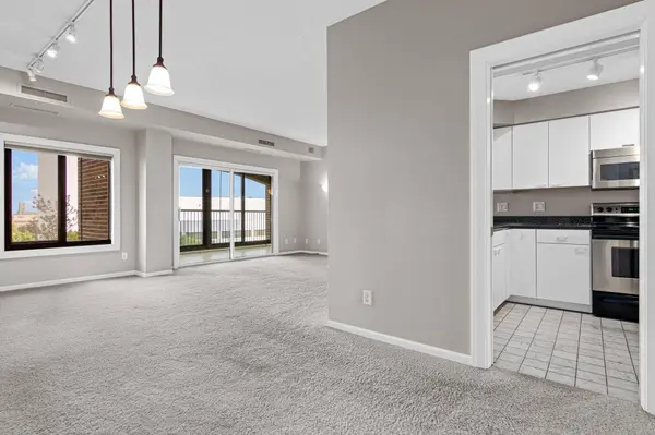 1235 Yale PL #808, Minneapolis, MN 55403