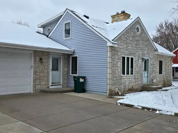 9016 Jackson AVE, Circle Pines, MN 55014
