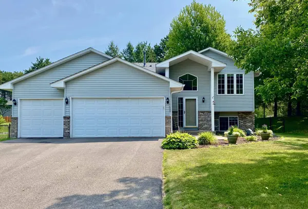 7600 Palomino LN, Lino Lakes, MN 55014