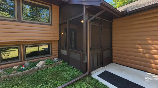 157 206th ST, Star Prairie, WI 54026