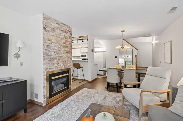 2597 Bedford CT #27, Mendota Heights, MN 55120