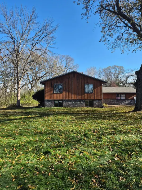 889 Aspen View CIR, Hudson, WI 54016