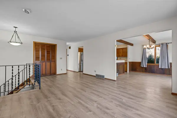 889 Aspen View CIR, Hudson, WI 54016