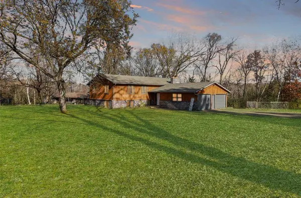 889 Aspen View CIR, Hudson, WI 54016