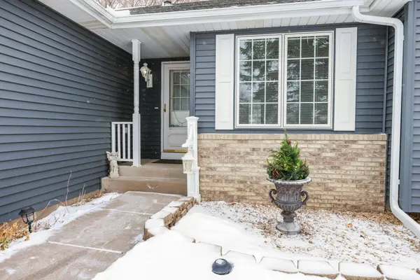 6600 Founders Pkwy, Brooklyn Park, MN 55445