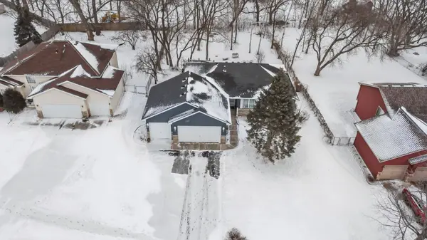 6600 Founders Pkwy, Brooklyn Park, MN 55445