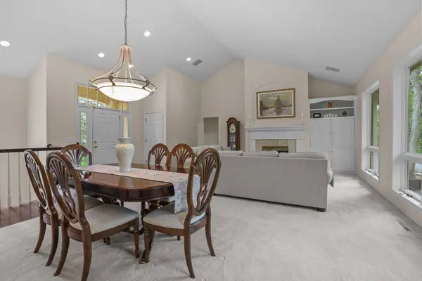 1711 Little Crow DR, South Saint Paul, MN 55075