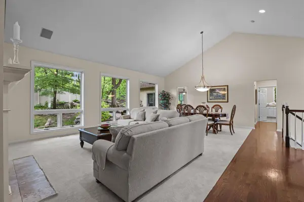 1711 Little Crow DR, South Saint Paul, MN 55075
