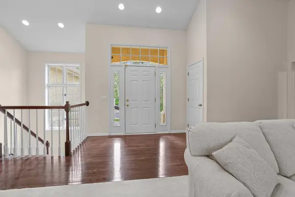 1711 Little Crow DR, South Saint Paul, MN 55075