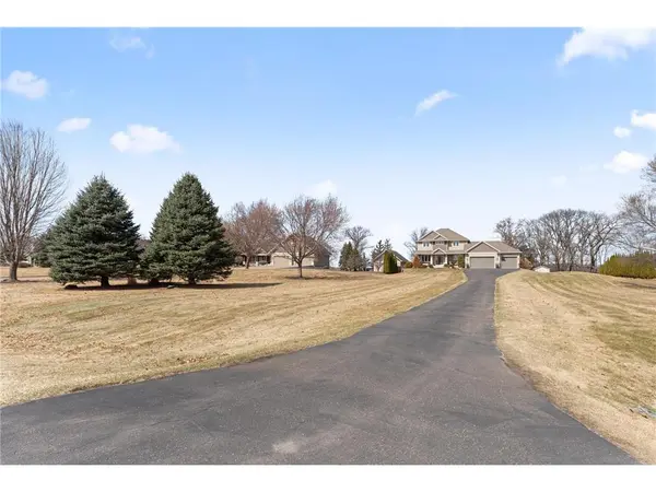 25188 Firefly Ave, Wyoming, MN 55092-8103