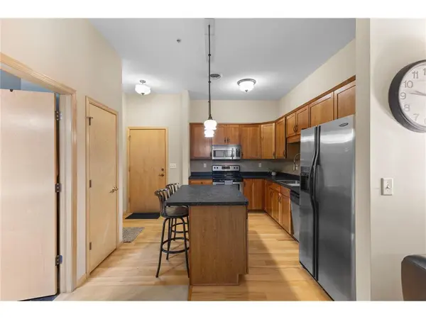 270 4th St E #203, St Paul, MN 55101-2705