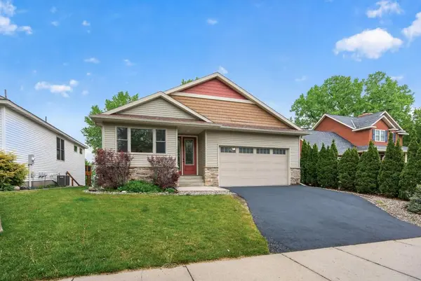 1589 Christie Pl, St Paul, MN 55106-1310
