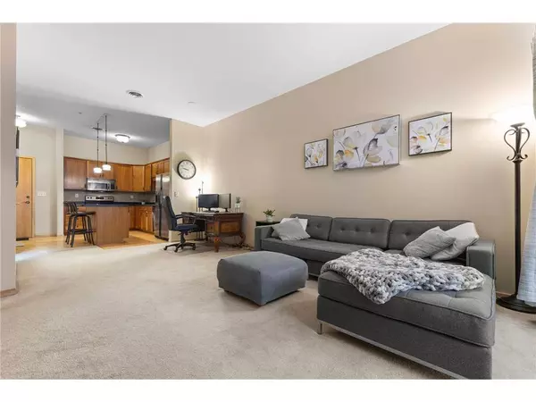 270 4th St E #203, St Paul, MN 55101-2705