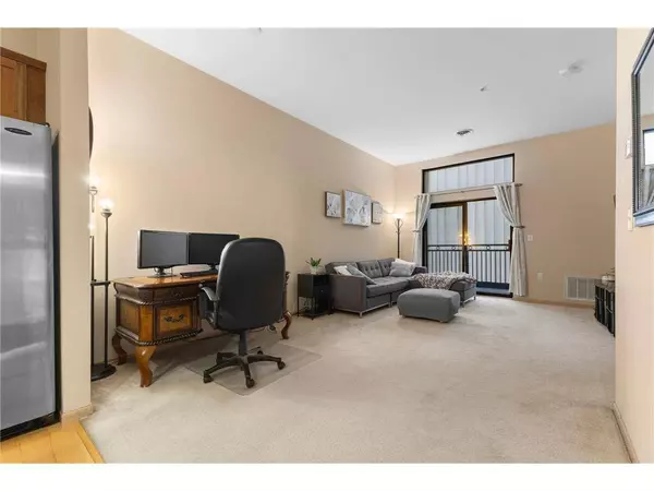 270 4th St E #203, St Paul, MN 55101-2705