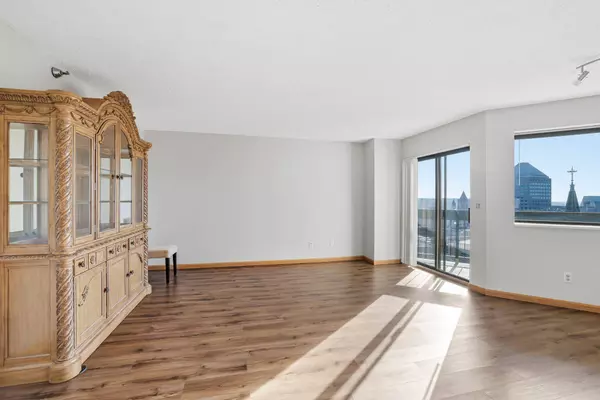 78 10th ST E #1802, Saint Paul, MN 55101