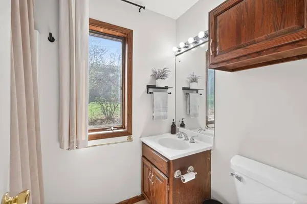 6109 27th St N, Oakdale, MN 55128-3511