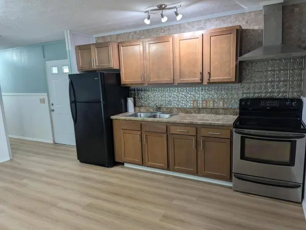 46 Lee St, Forest Lake, MN 55025-2658