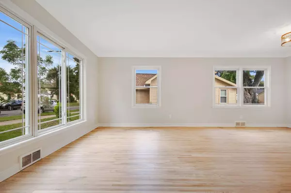 1464 Maywood ST, Saint Paul, MN 55117