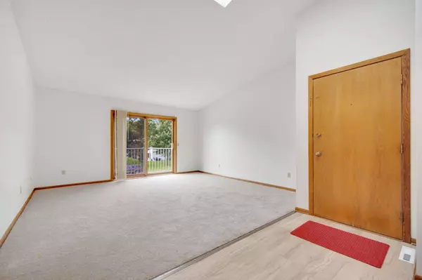 3304 Greenbrier ST #3304C, Vadnais Heights, MN 55127