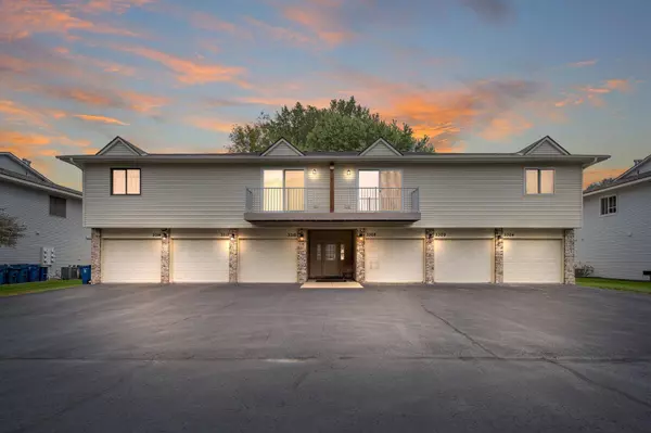 3304 Greenbrier ST #3304C, Vadnais Heights, MN 55127