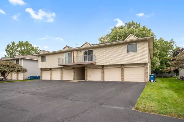 3304 Greenbrier ST #3304C, Vadnais Heights, MN 55127