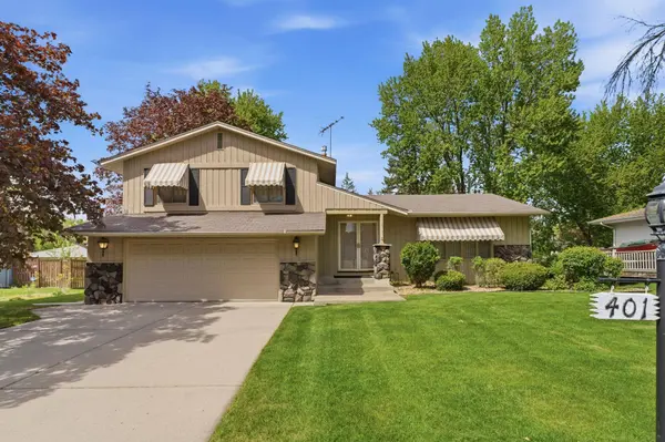 401 Felix LN, West Saint Paul, MN 55118