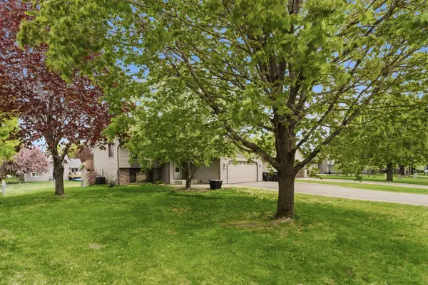 6566 Black Duck DR S, Circle Pines, MN 55014