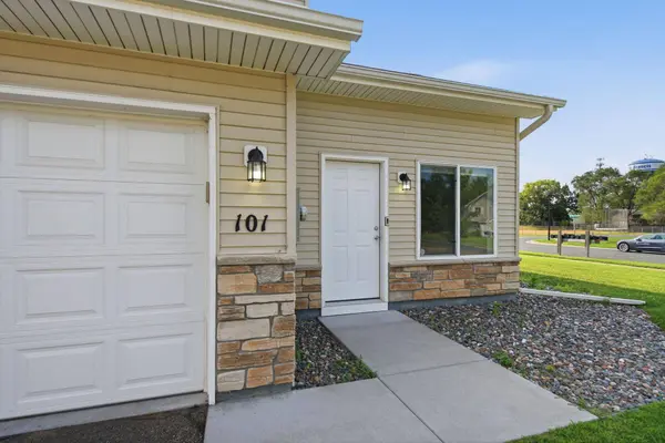 3854 232nd AVE NW #101, Saint Francis, MN 55070