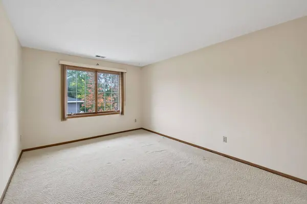 2023 Parkside DR, Saint Paul, MN 55119