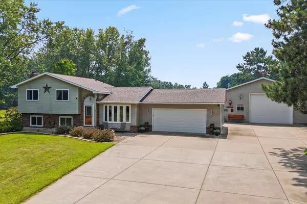 6551 132nd ST N, Hugo, MN 55110