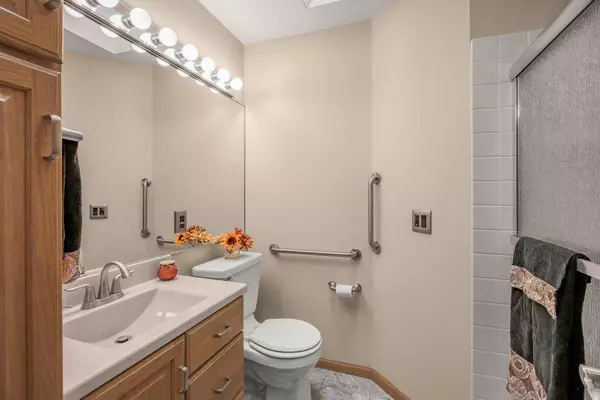 2930 Desoto ST, Little Canada, MN 55117