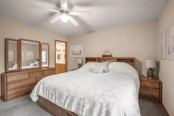 2930 Desoto ST, Little Canada, MN 55117