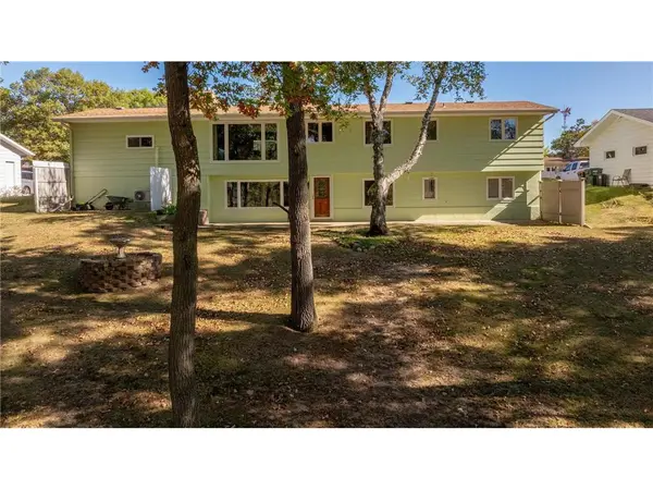1622 Graydon Ave, Brainerd, MN 56401-4322