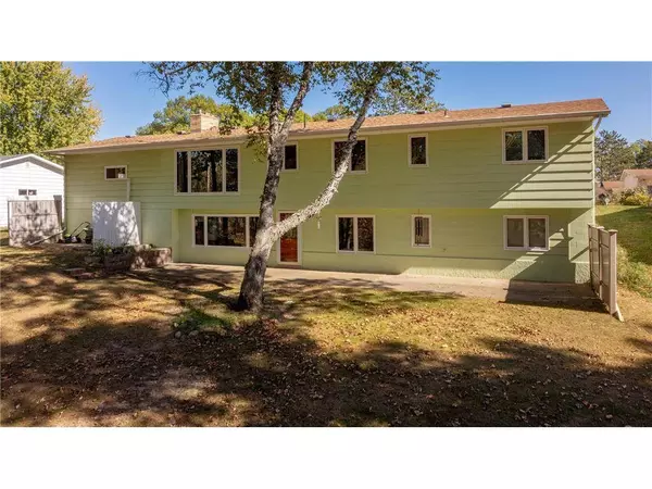 1622 Graydon Ave, Brainerd, MN 56401-4322