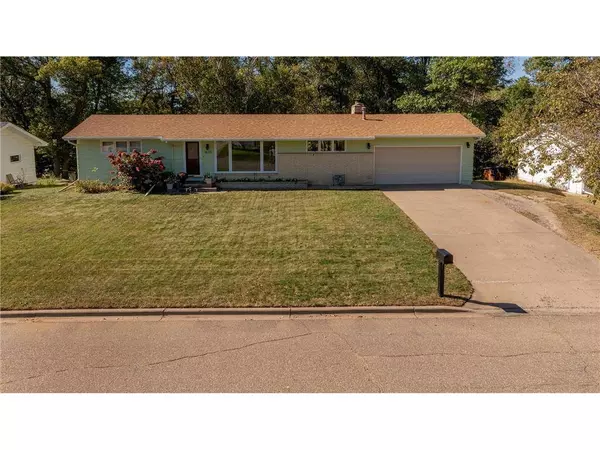 1622 Graydon Ave, Brainerd, MN 56401-4322