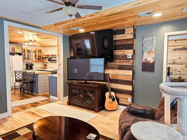 1724 Laurel ST, Brainerd, MN 56401