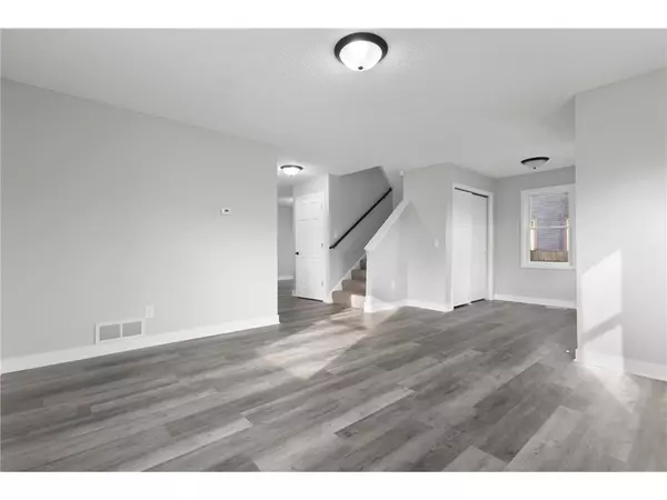 Minneapolis, MN 55411-3146,1313 N Irving Ave