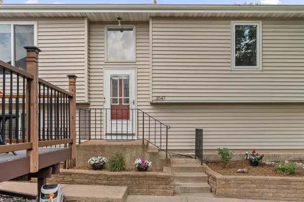 3547 Pilgrim Ln N, Plymouth, MN 55441-2473