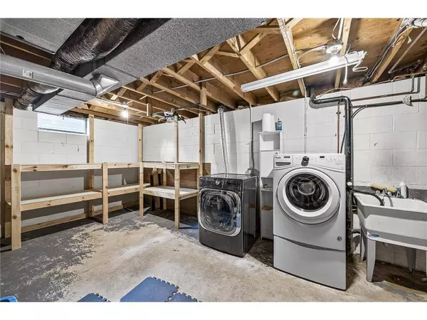 2611 Northdale Blvd NW, Minneapolis, MN 55433-2927