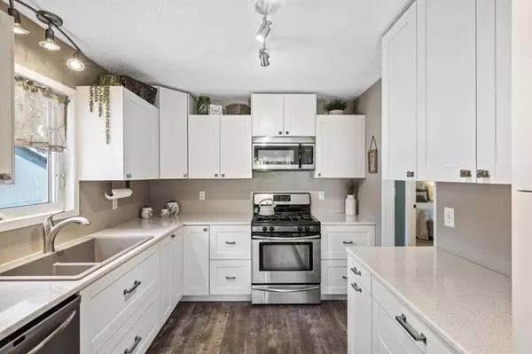 3547 Pilgrim Ln N, Plymouth, MN 55441-2473