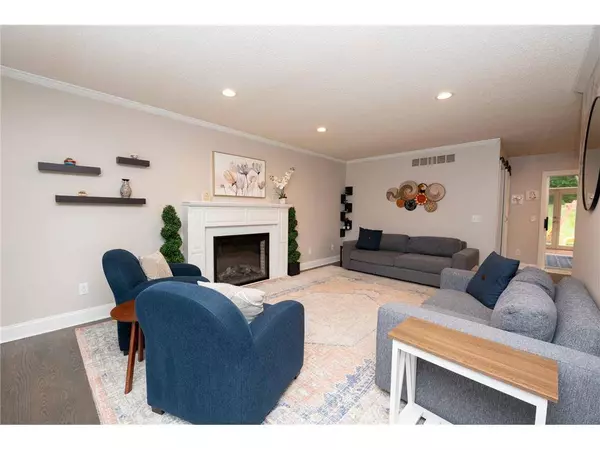 4810 Juneau Ln N, Plymouth, MN 55446-3453