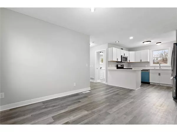 1313 N Irving Ave, Minneapolis, MN 55411-3146