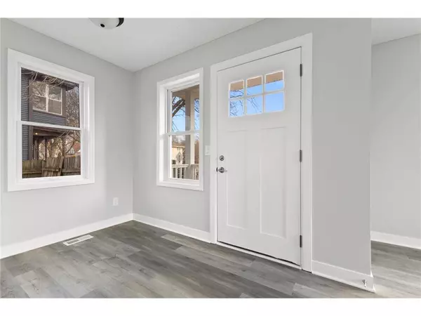 1313 N Irving Ave, Minneapolis, MN 55411-3146