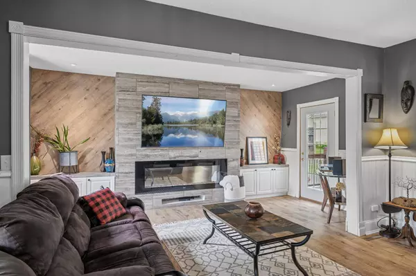 631 Bench ST, Taylors Falls, MN 55084