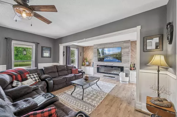 631 Bench ST, Taylors Falls, MN 55084