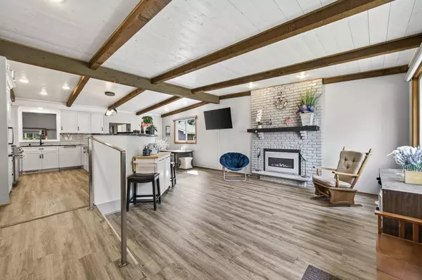 8409 31st AVE N, Crystal, MN 55427